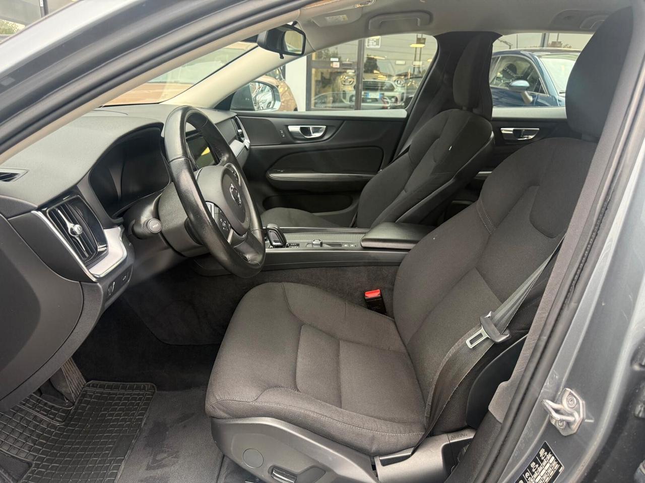 Volvo V60 B4 (d) Geartronic Momentum Business