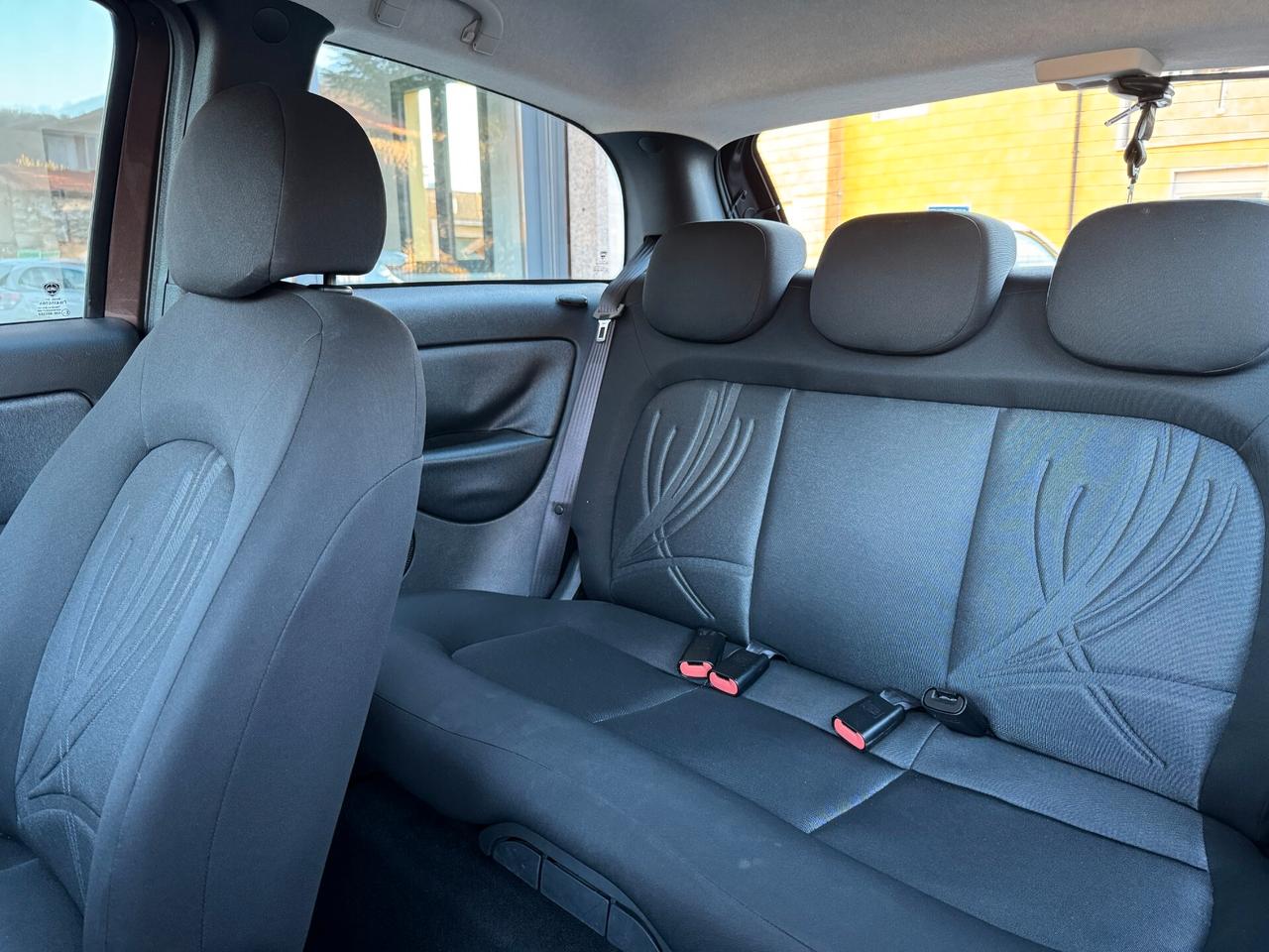 Lancia Ypsilon 1.2 69 CV Unyca