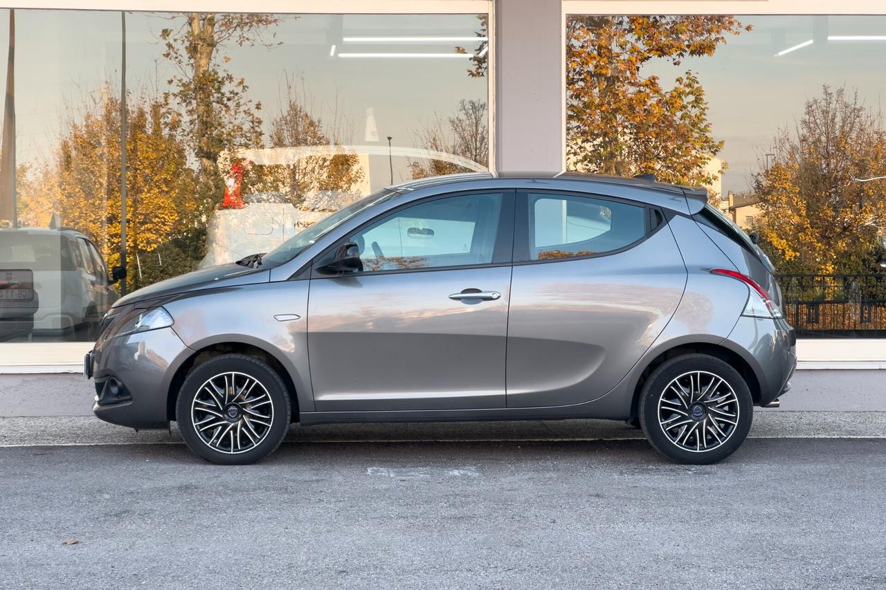 Lancia Ypsilon 1.0 FireFly 5 PORTE Hybrid Gold Plus
