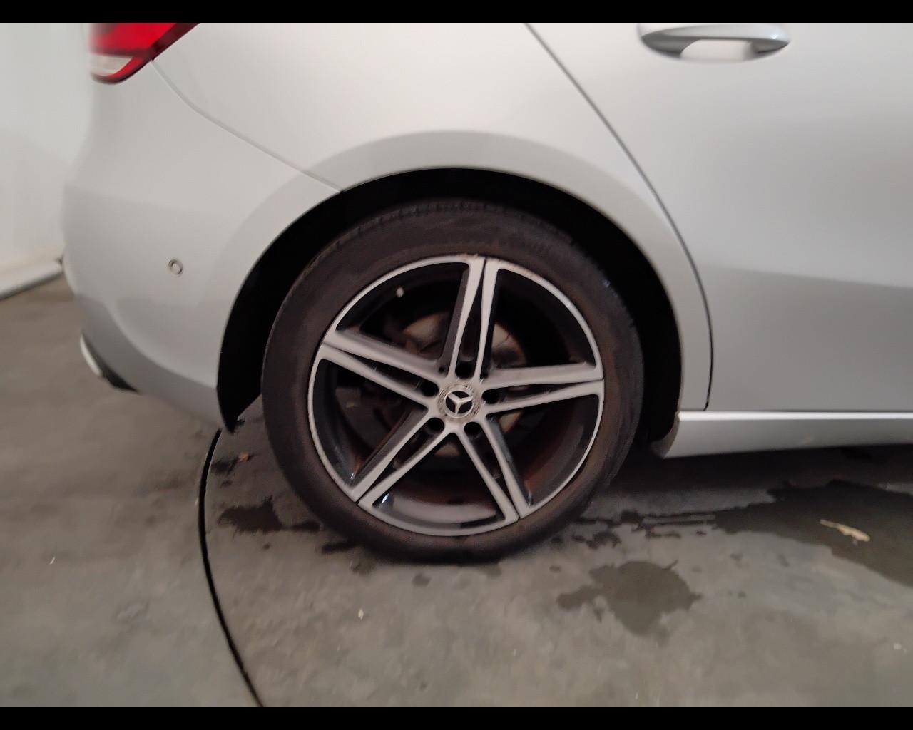 Mercedes-Benz Classe A - W177 2018 - A 180 d Sport auto