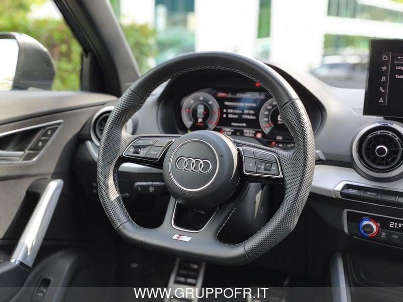 Audi Q2 35 TDI S tronic Identity Black