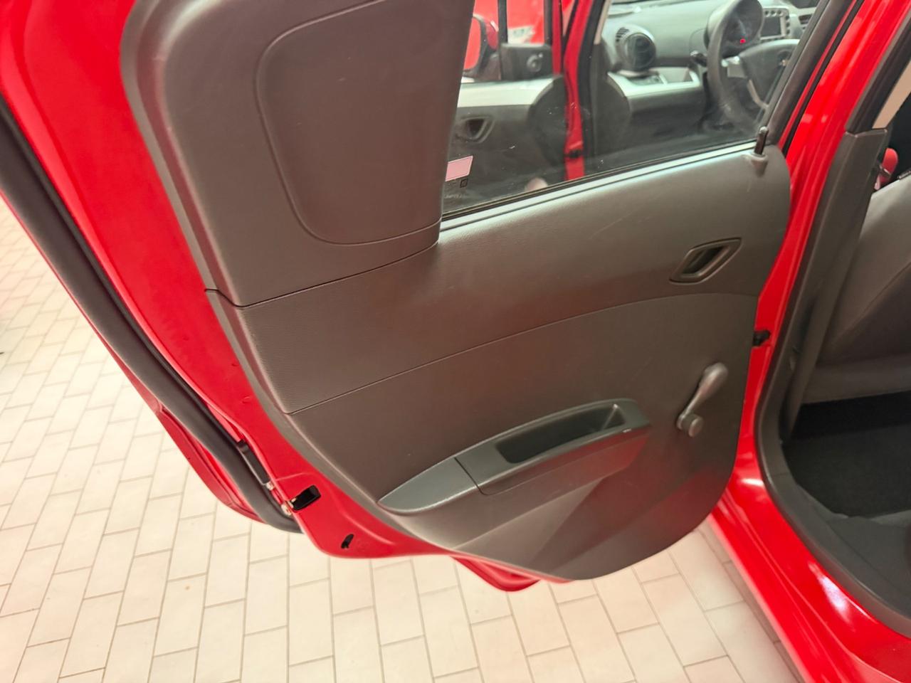 Chevrolet Spark 1.0 GPL Eco Logic Pink Lady Special Edition