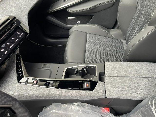 PEUGEOT 5008 Hybrid 1.2 145 e-DCS6 GT km0