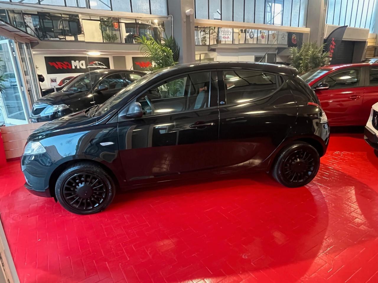 Lancia Ypsilon 1.2 69 CV 5 porte GPL Ecochic Elefantino Blu OK NEOPATENTATI