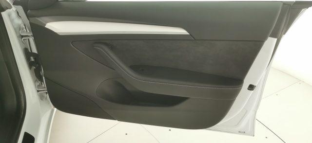 TESLA Model 3 RWD