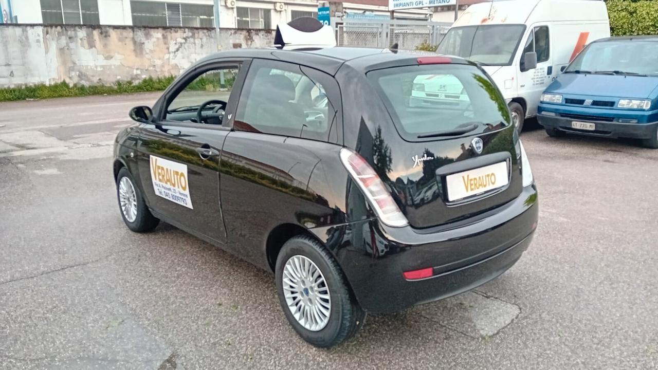 Lancia Ypsilon 1.4 Argento