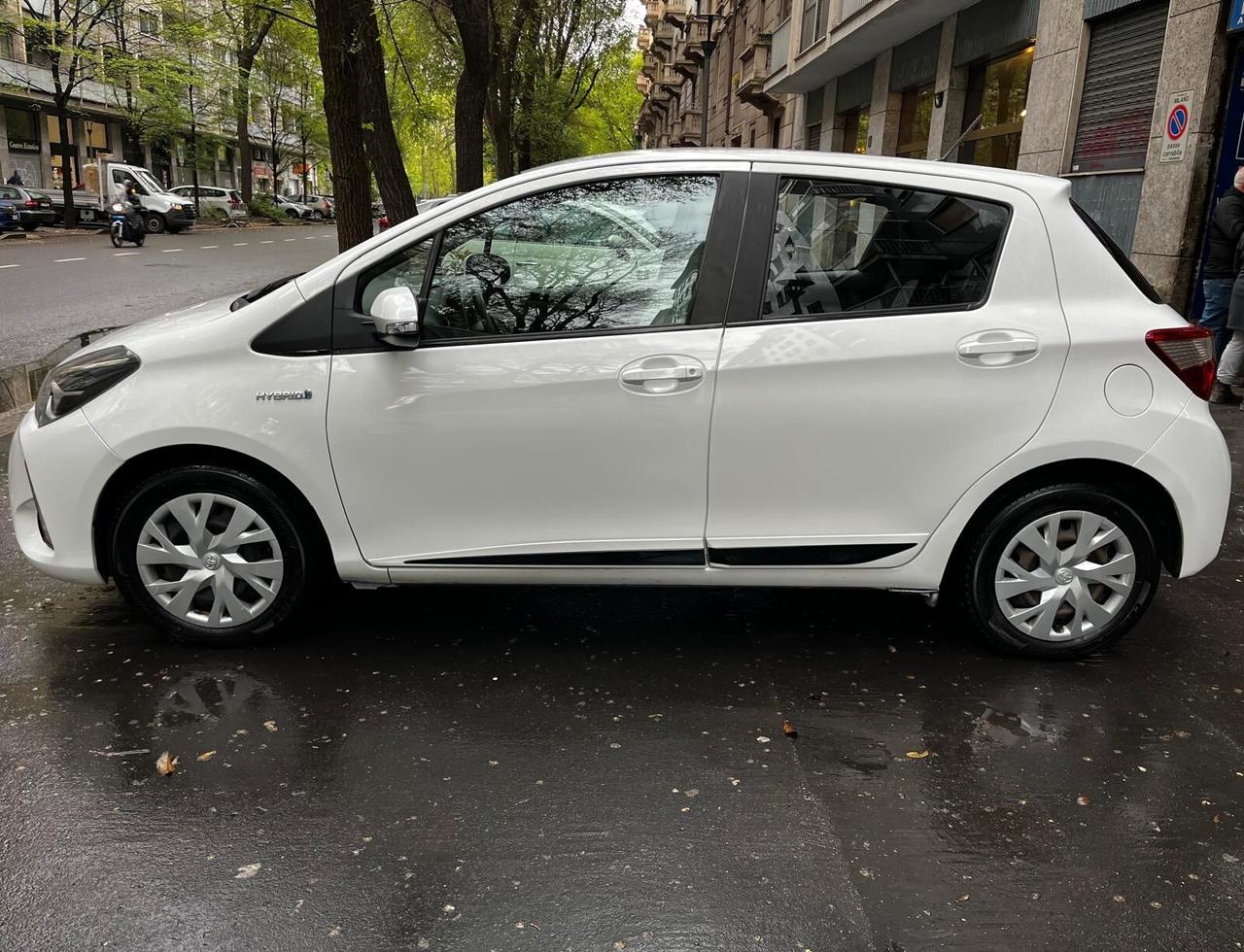 Toyota Yaris 1.5 Hybrid 5 porte Active
