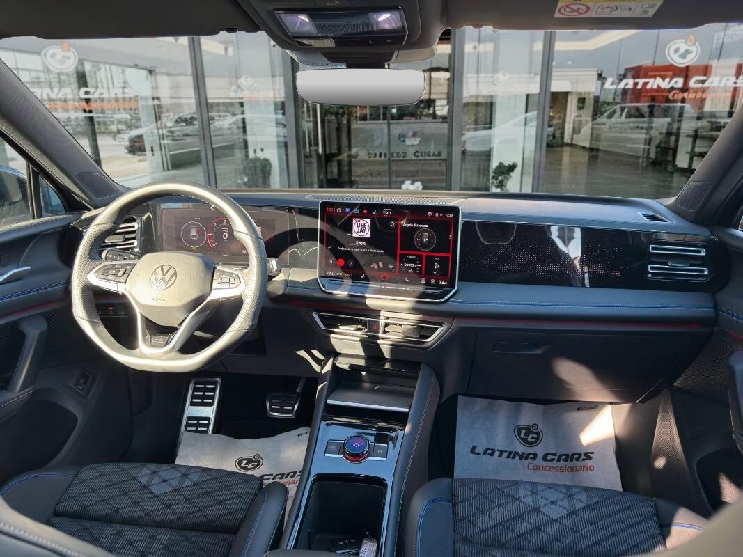 Volkswagen Tiguan 2.0 tdi R-Line 150cv dsg Con NAVIGATORE