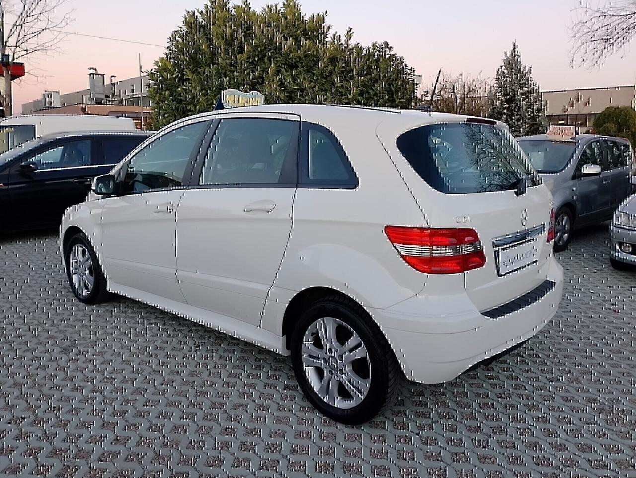 Mercedes-benz B 180~DIESEL~215.000~GARANZIA~2011