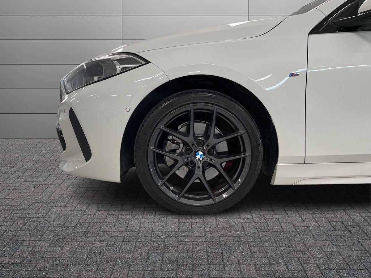 BMW Serie 1 F40 - 118d Msport auto