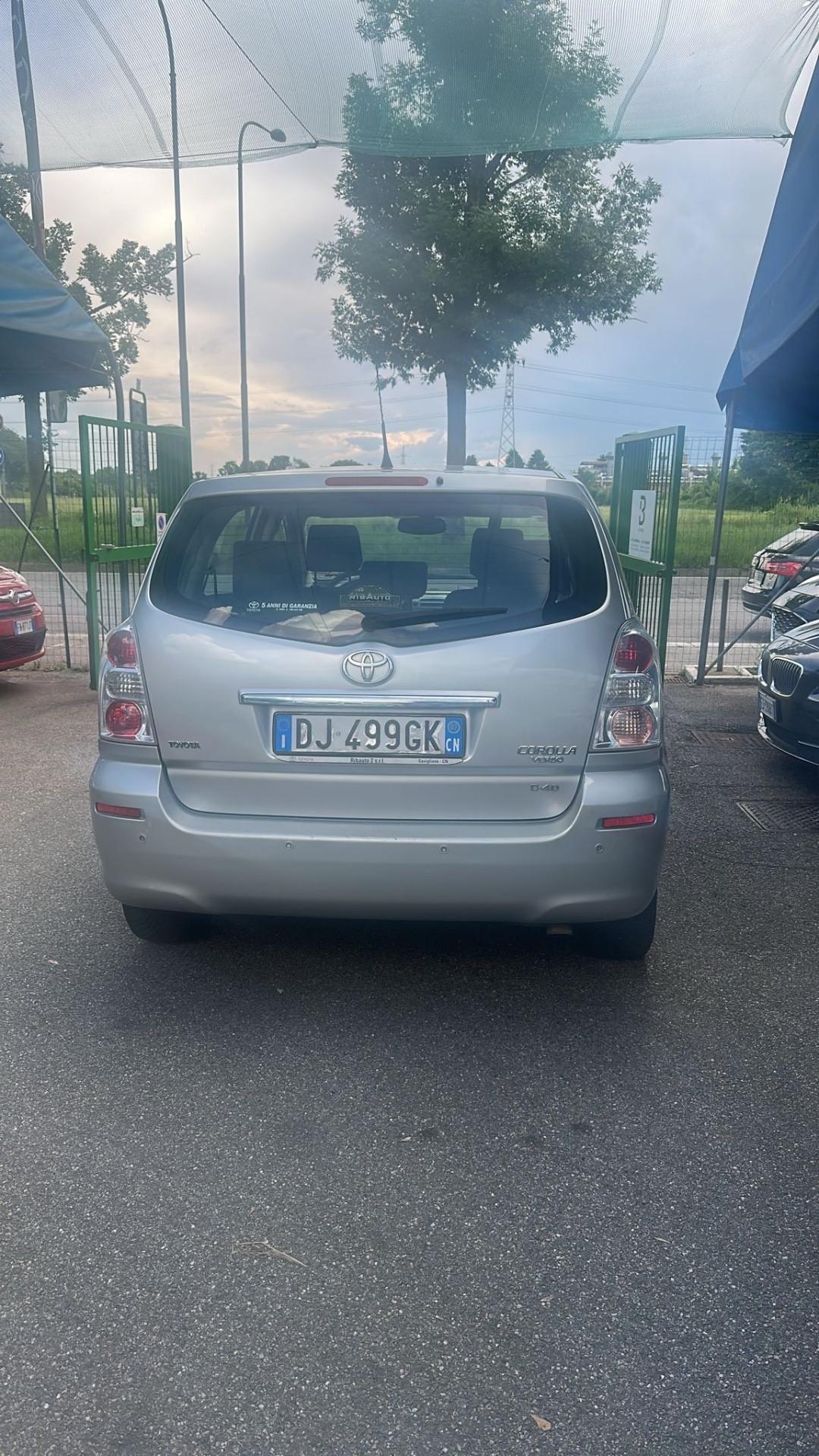 Toyota Corolla Verso 2.2 16V D-4D DPF 7pti