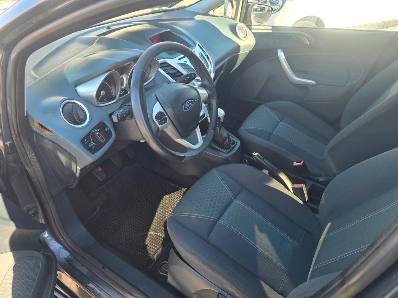 Ford Fiesta 1.2 Gpl Titanium 5 porte