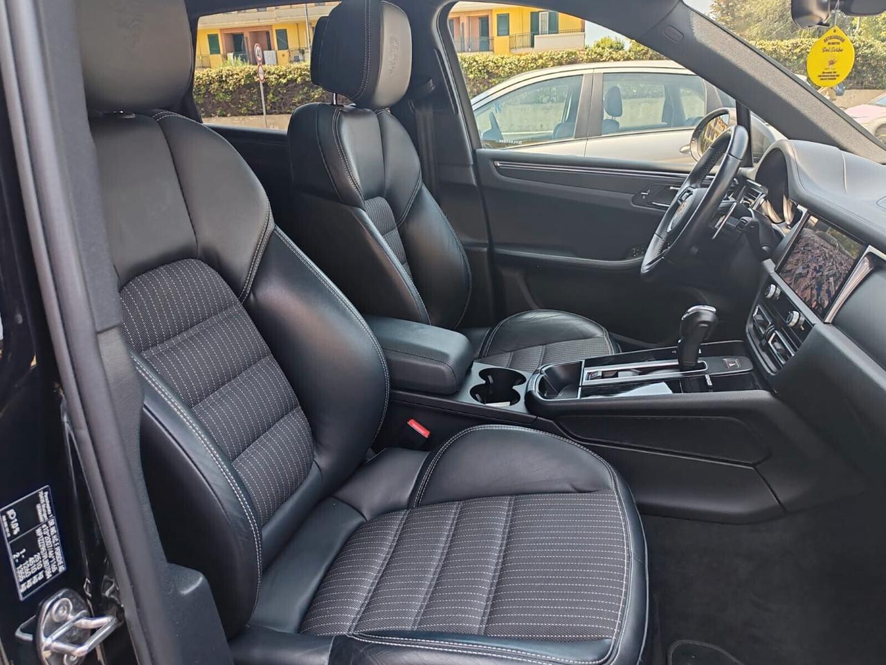 Porsche Macan-T 2.0 Turbo 265cv tetto panoramico apribile
