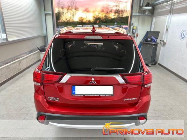 MITSUBISHI Outlander 2.0 MIVEC 2WD Intense