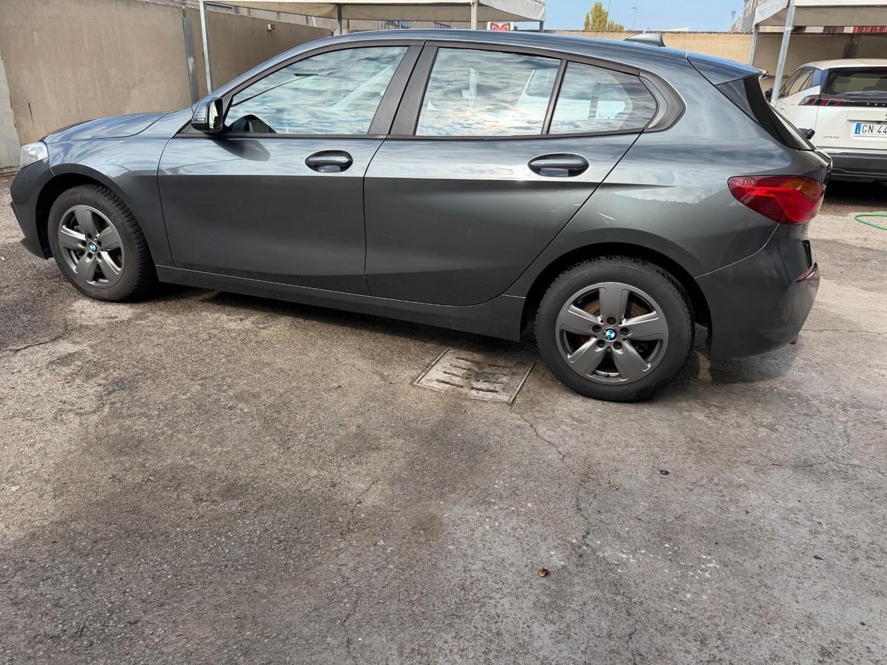 Bmw 116 116d 5p. Business Advantage