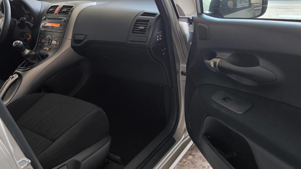 Toyota Auris 1.4 D-4D 5 porte Sol MY'08