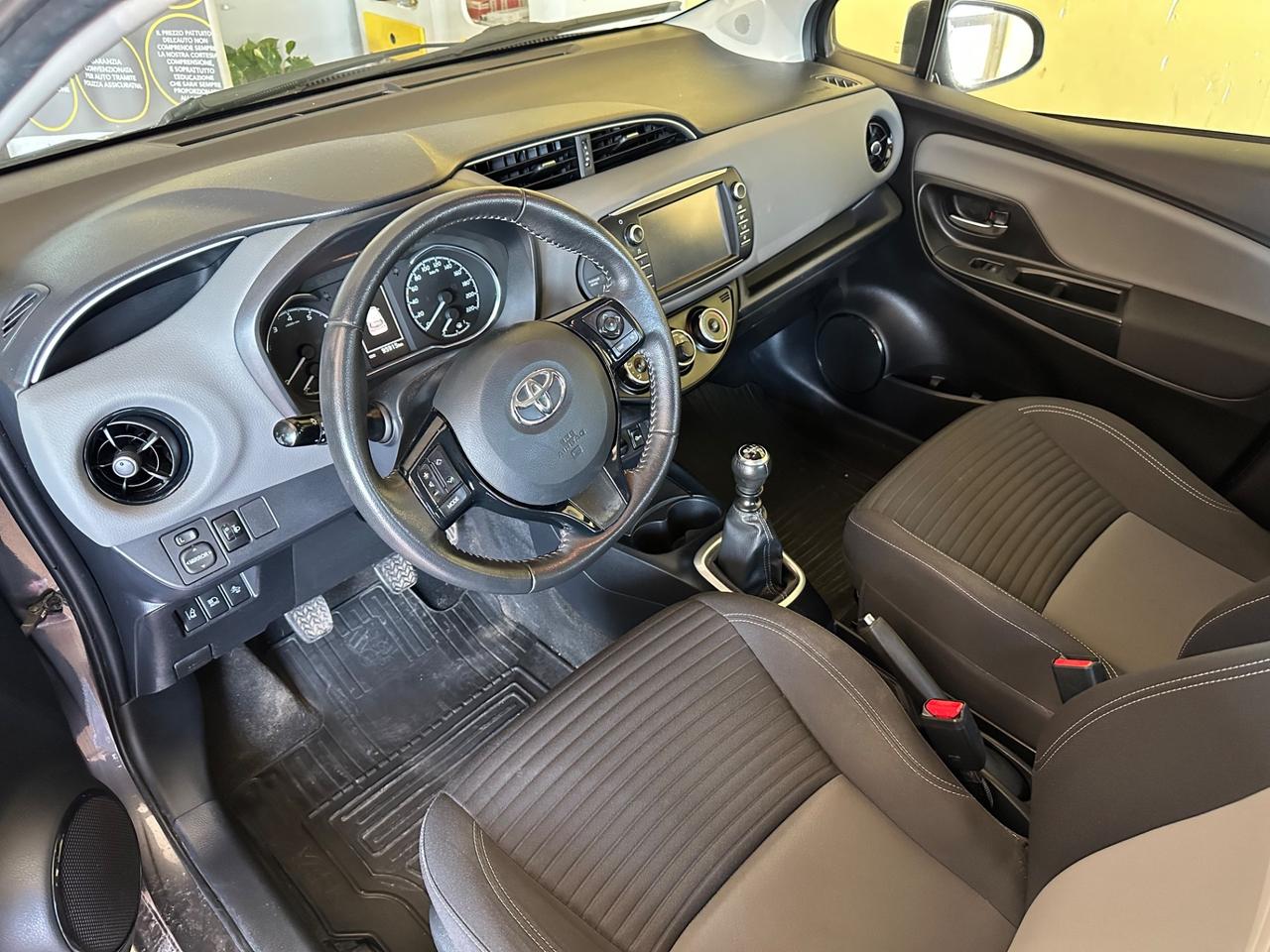 Toyota Yaris 1.3benz. 95.000km