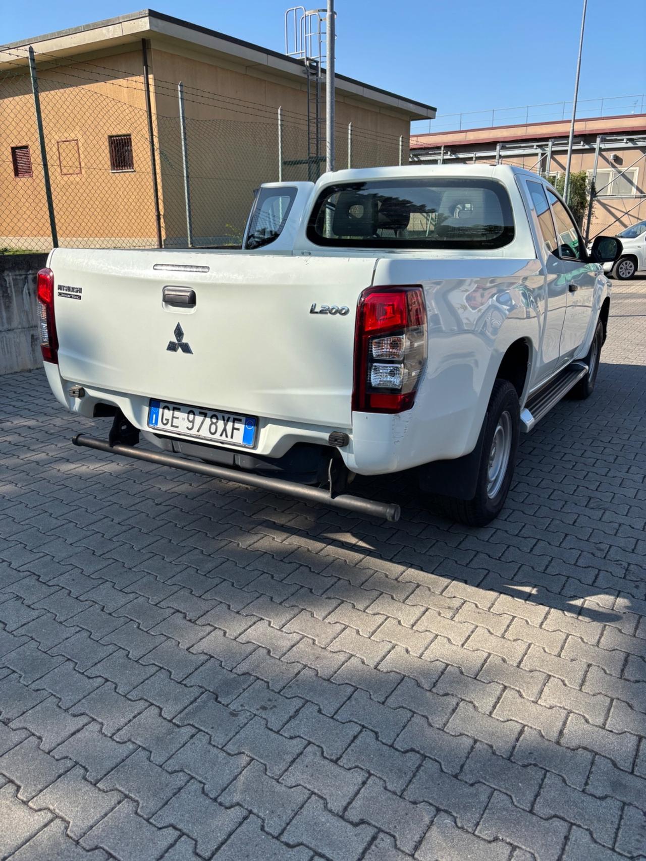 Mitsubishi L200 2.3 D Double Cab 4x4 Super Select Diamond aut.