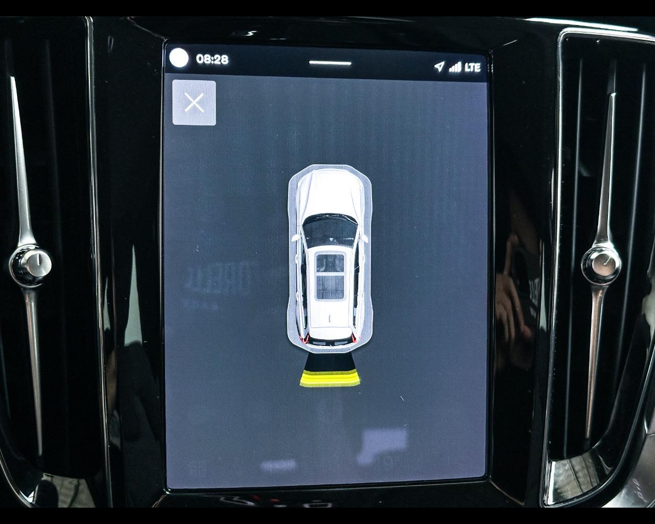 VOLVO V60 B4 (d) automatico Essential
