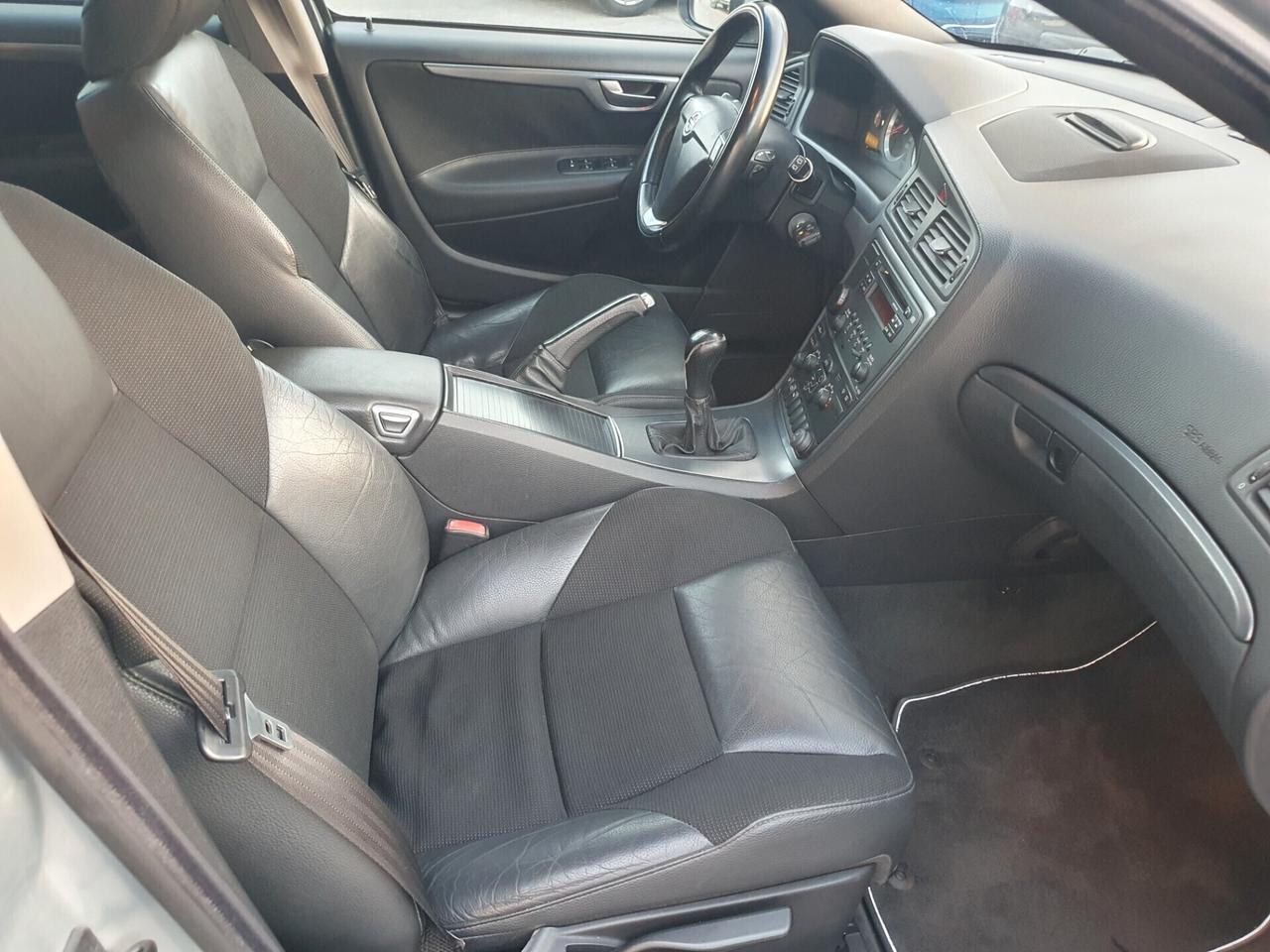 Volvo V70 2.4 D5 Summum manuale 6m 2007