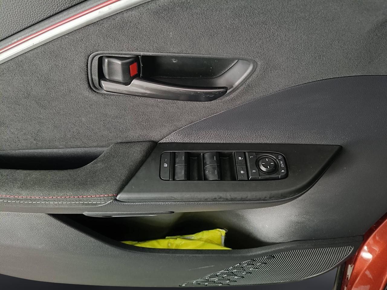 TOYOTA C-HR II 2023 - C-HR 2.0 phev GR Sport fwd e-cvt