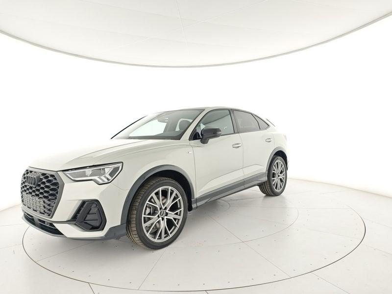 Audi Q3 SPB 40 TDI quattro S tronic Identity Black