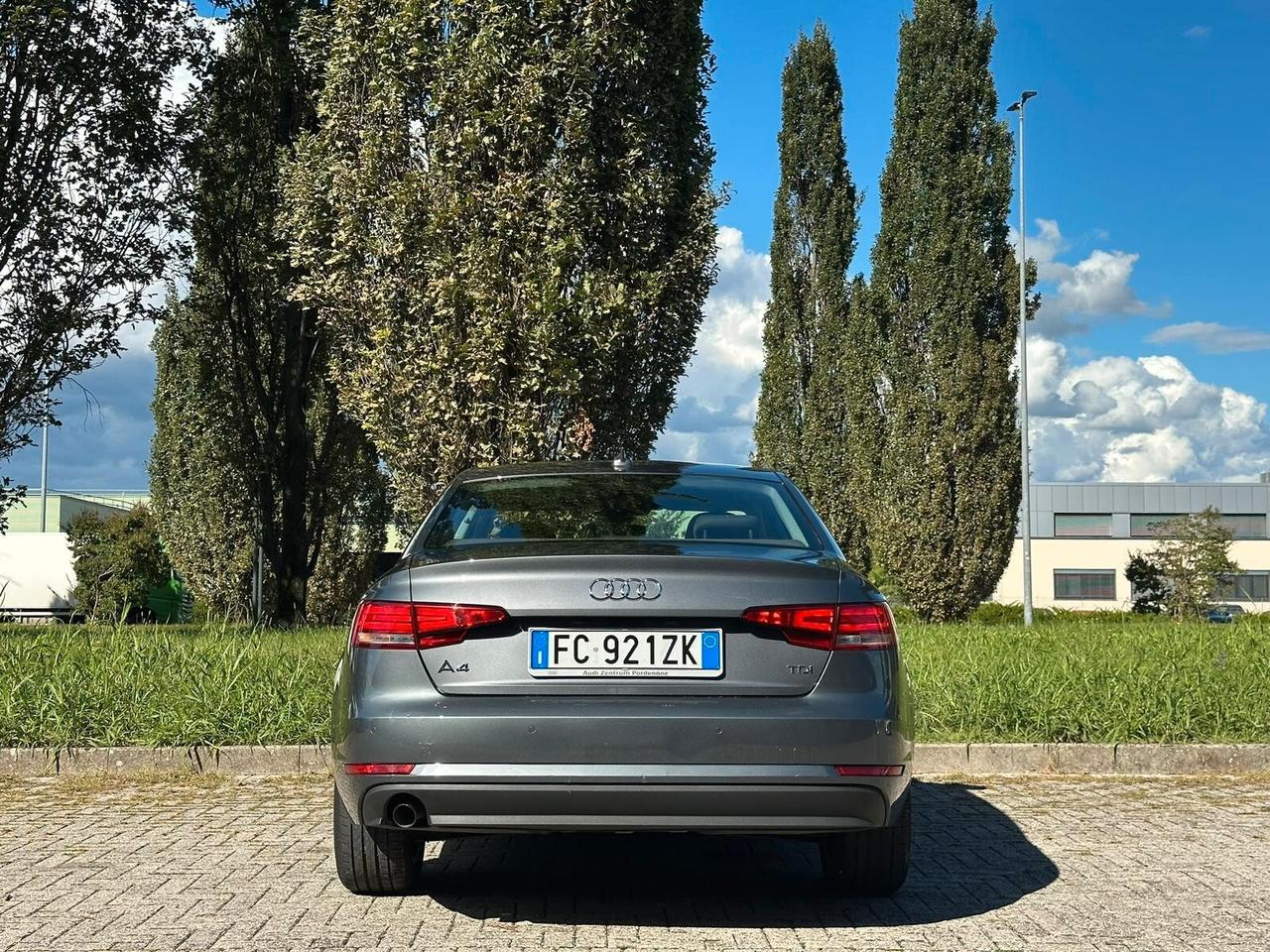 Audi A4 2.0 TDI 150 CV S tronic