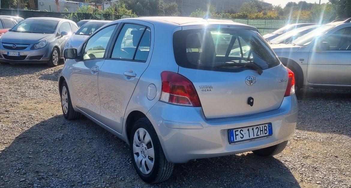 Toyota Yaris 1.0 5 porte Sol