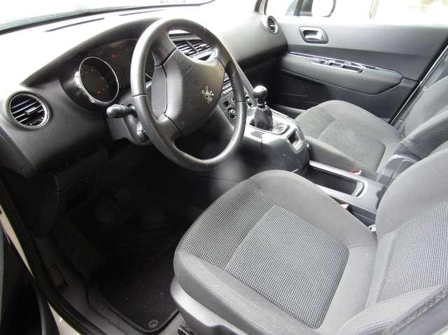 Peugeot 5008 1.6 hdi 8v Active 115cv