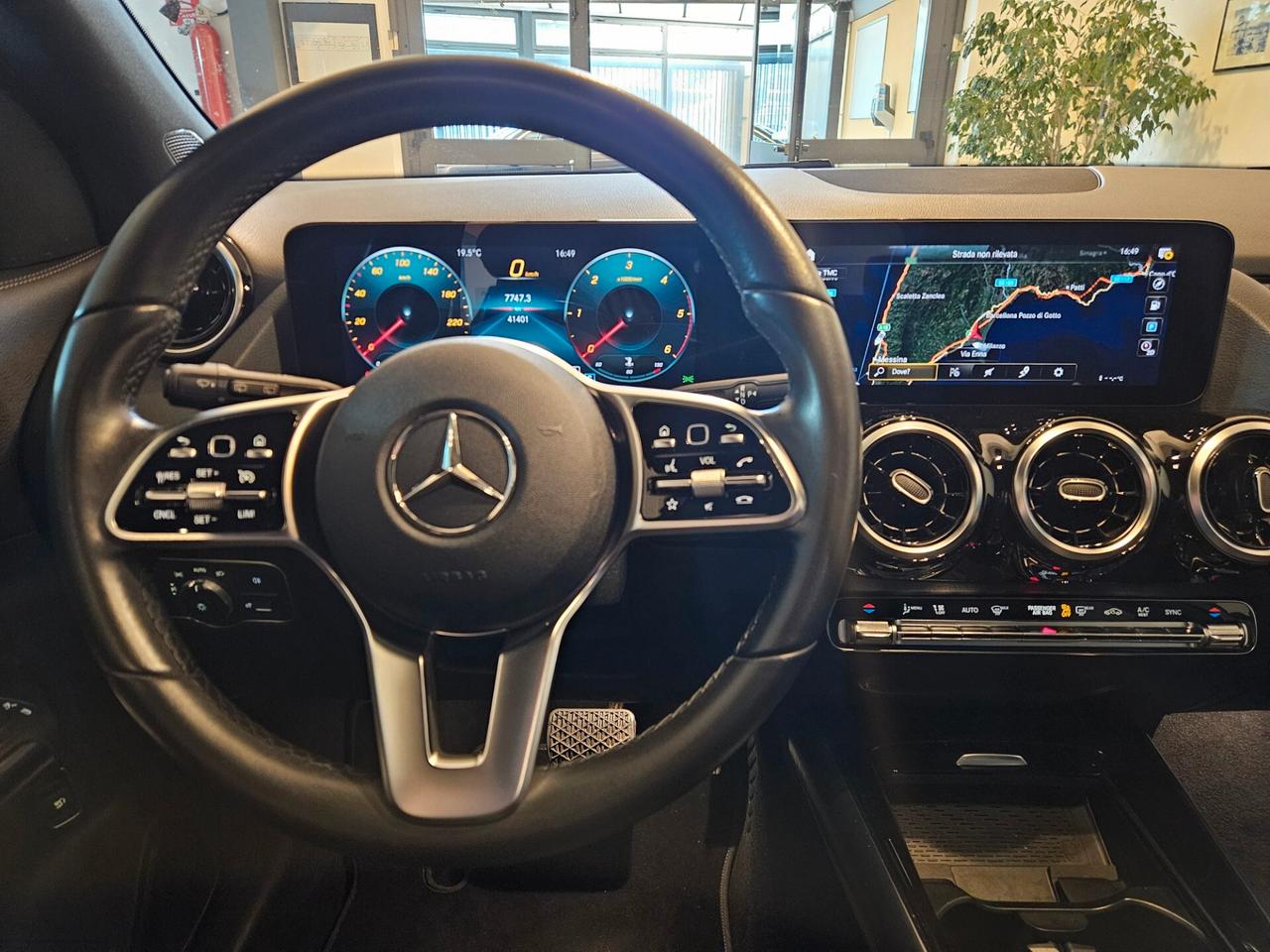 MERCEDES GLA 200D SPORT PLUS