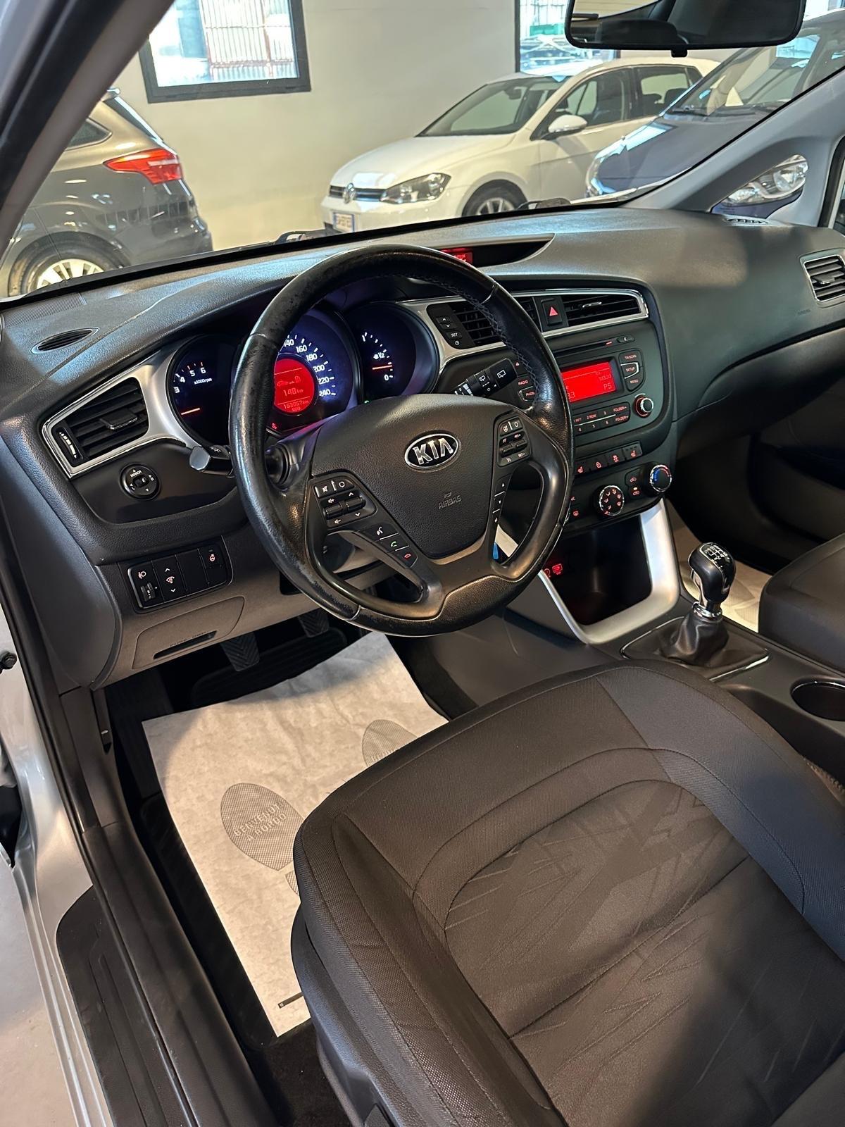 Kia Ceed cee'd 1.4 CRDi 5 porte Cool