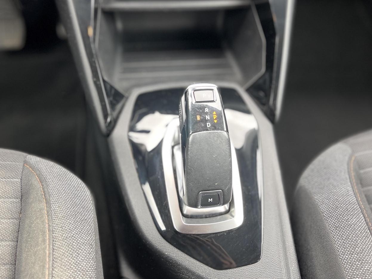 Peugeot 2008 1.2 Benzina 131CV E6 Neo. Automatica - 2021