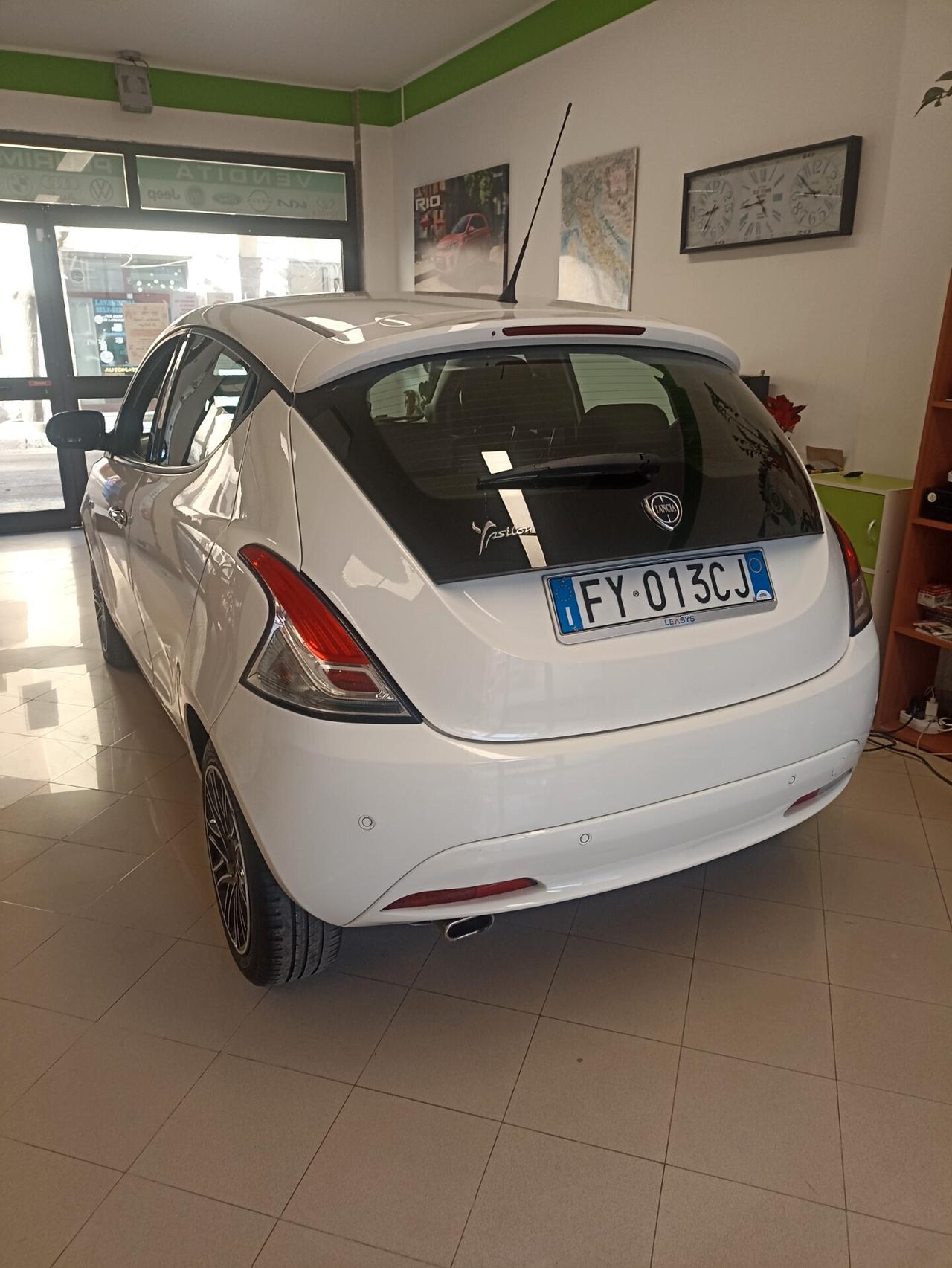 Lancia Ypsilon 1.2 69 CV 5 porte S&S Gold