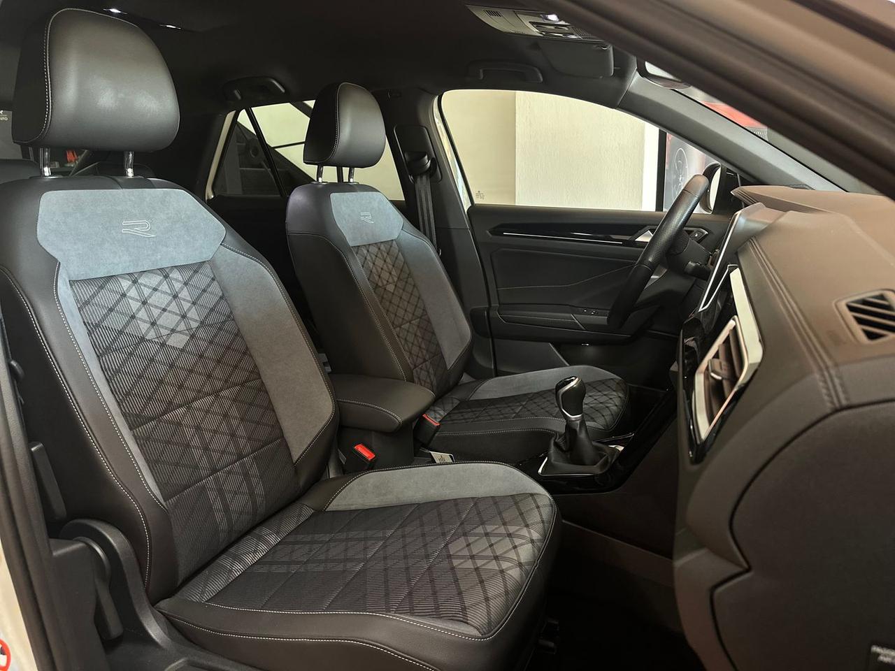Volkswagen T-Roc 1.0 TSI R LINE #11172