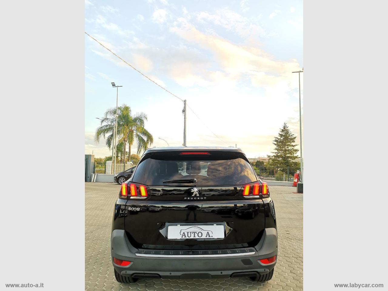 PEUGEOT 5008 BlueHDi 130 S&S EAT8 Crossway