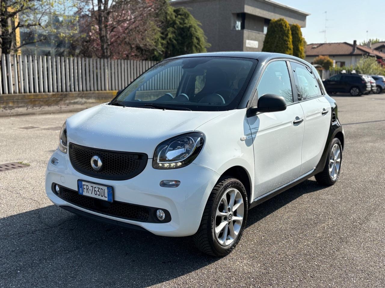 Smart ForFour 1.0 benzina 70CV NEOPATENTATI 2018