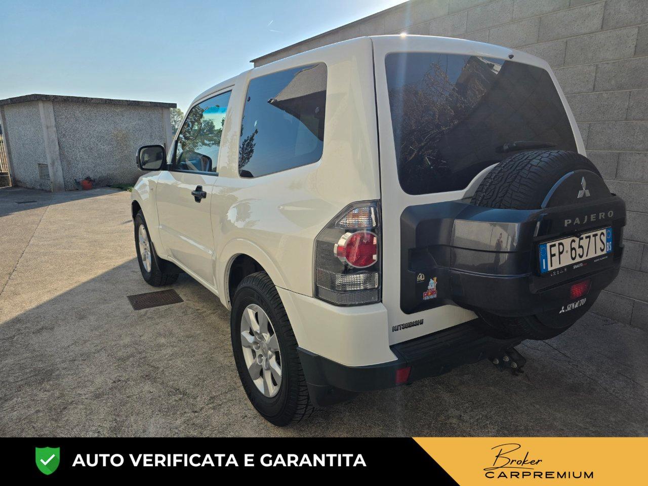 Mitsubishi Pajero 3 Porte Pajero 3.2 cr Intense 3p auto