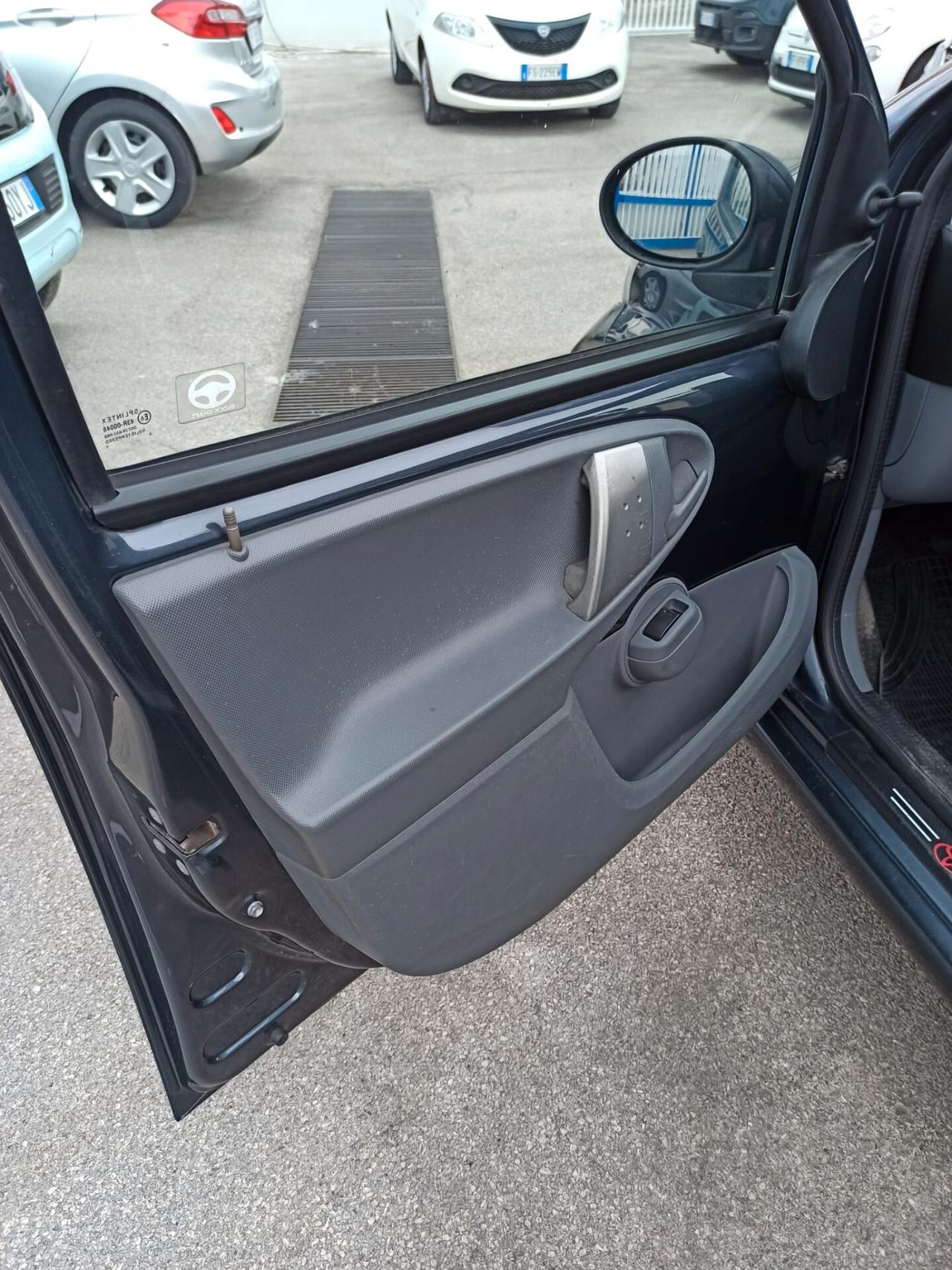 Toyota Aygo 1.0 12V VVT-i 5 porte Automatica