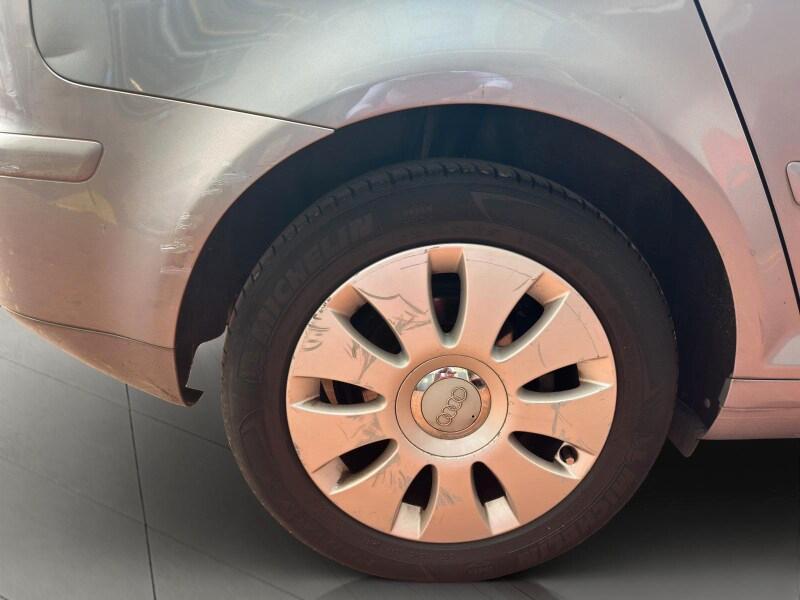 AUDI A3 2ª serie A3 SPB 1.6 16V FSI Attraction