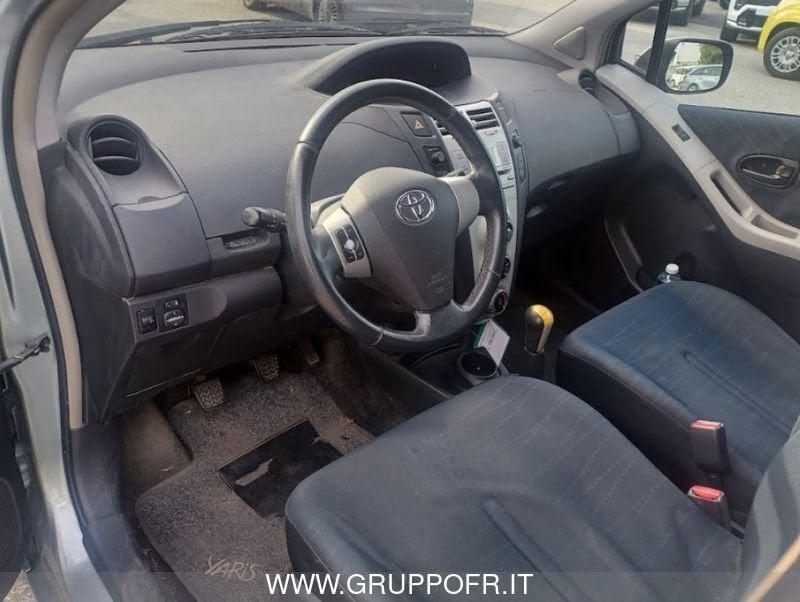 Toyota Yaris 2005 Benzina 1.0 Sol 5p