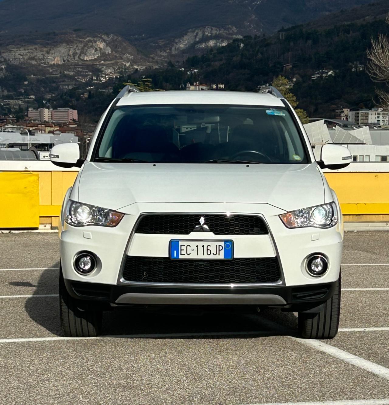 Mitsubishi Outlander DI-D Instyle 7 Posti 4x4 2010