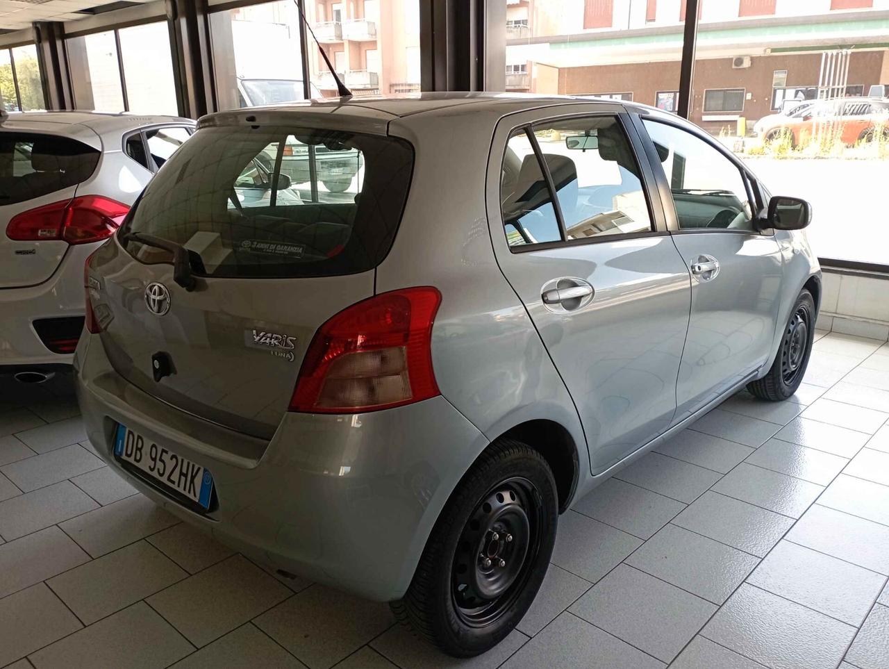Toyota Yaris 1.3 5 porte Luna