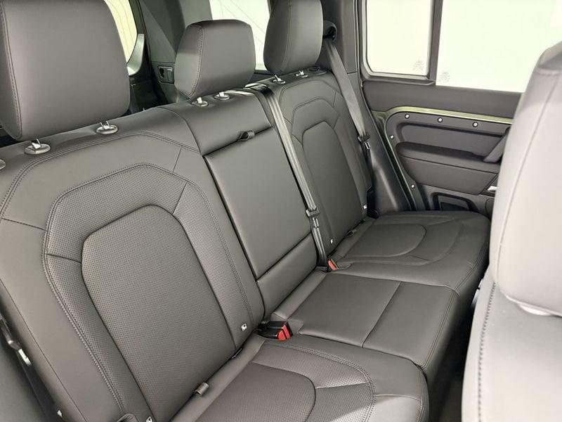 Land Rover Defender D250 AWD Auto 110 X-Dynamic SE