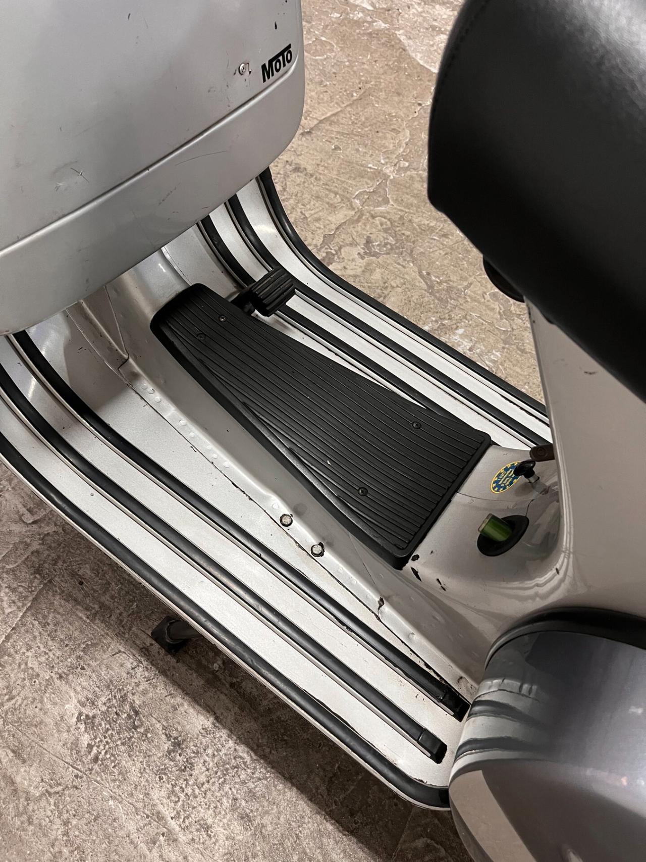 Piaggio Vespa PX 125