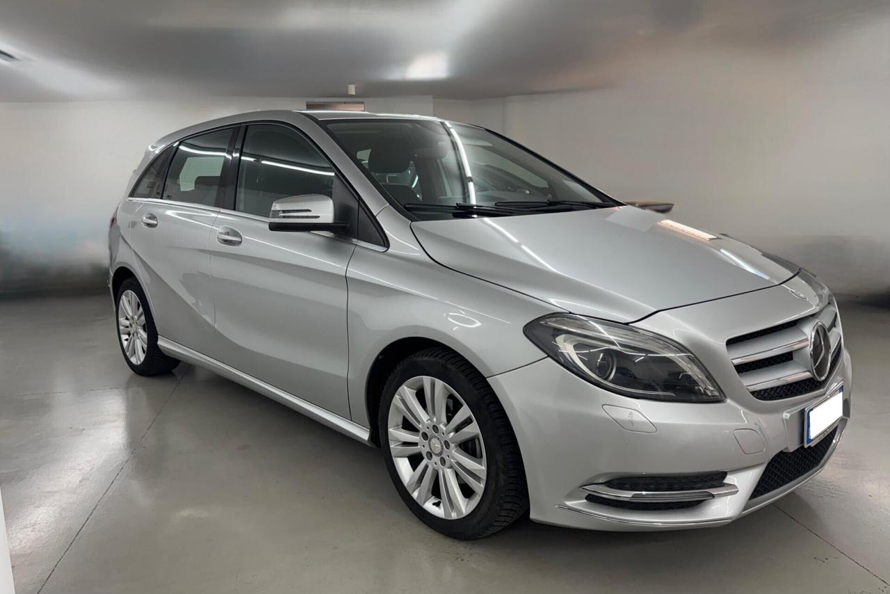 Mercedes-benz B 200 Premium