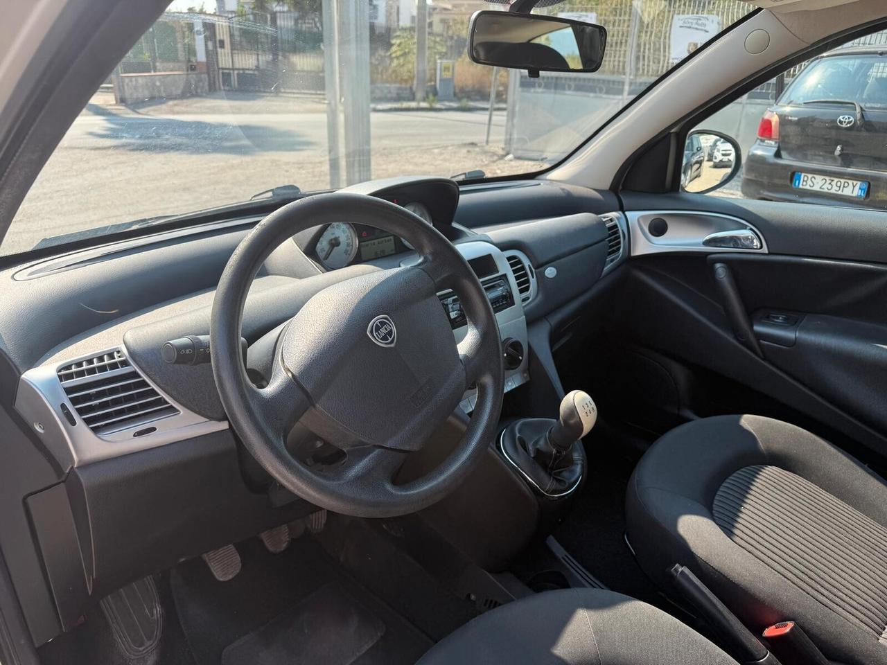 Lancia Ypsilon 1.3 MJT 75 CV E-Collection