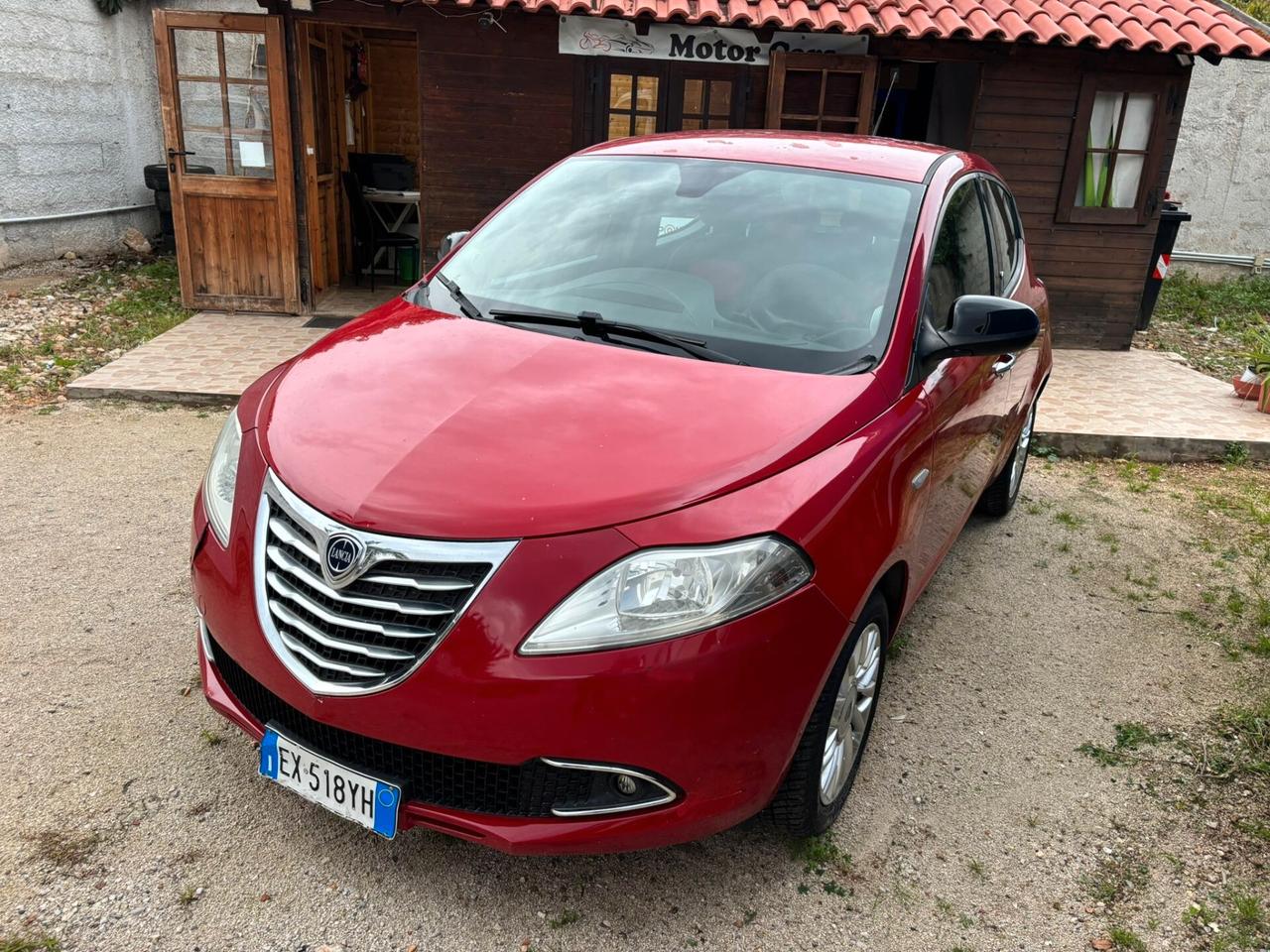 Lancia Ypsilon 0.9 TwinAir 85 CV 5 porte S&S Gold