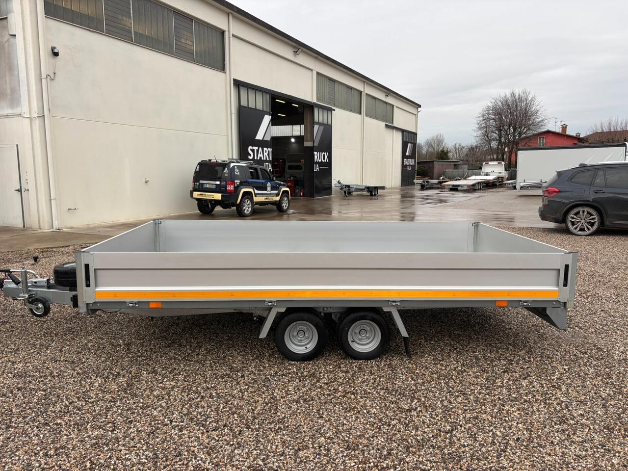 RIMORCHIO COSE CON SPONDE 4X2 2500 KG NUOVO