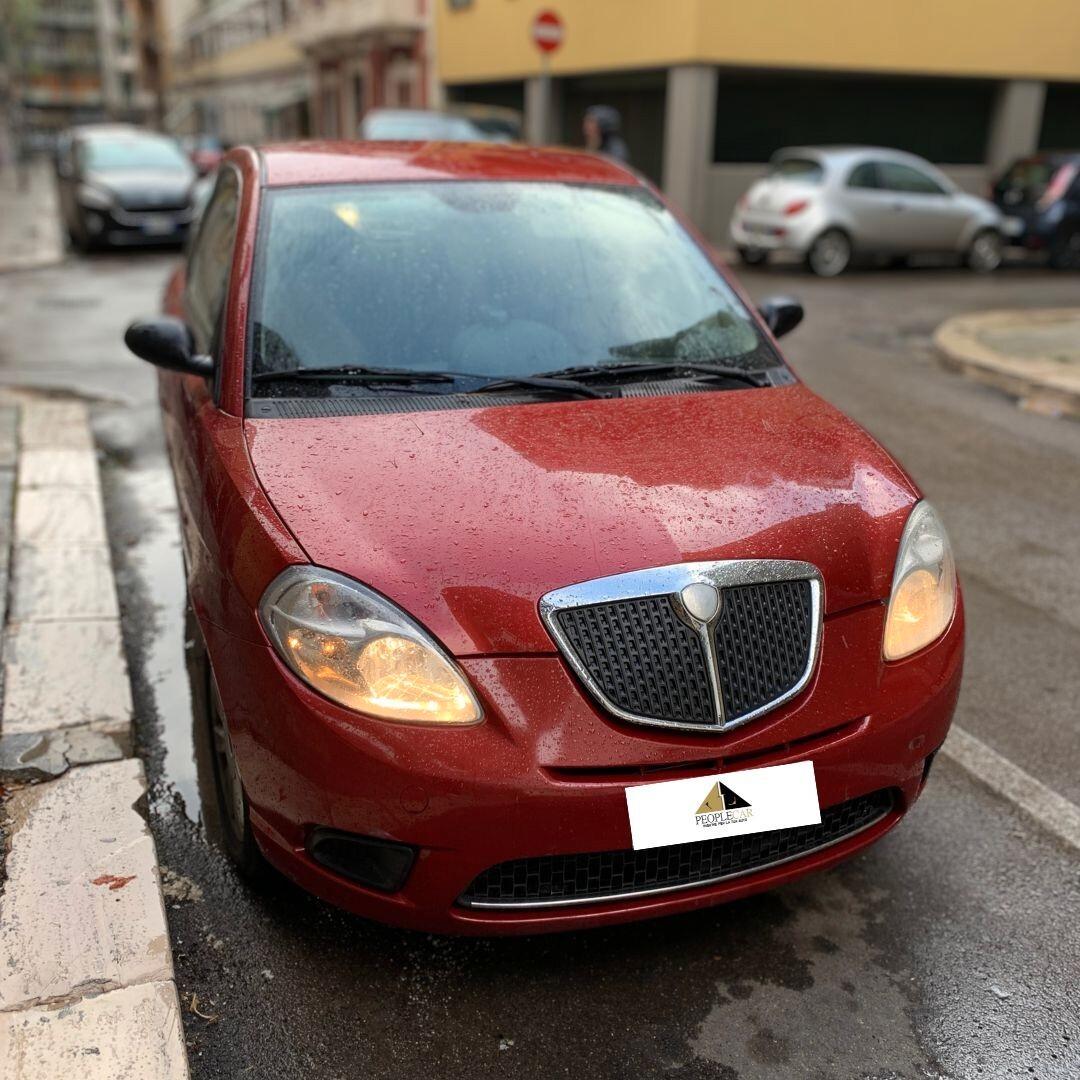 Lancia Ypsilon 1.3 MJT **NEOPATENTATI**