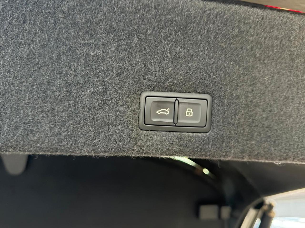 LAMBORGHINI URUS 4.0 V8 PHEV 650CV TETTO PELLE NAVI ANNO 2022